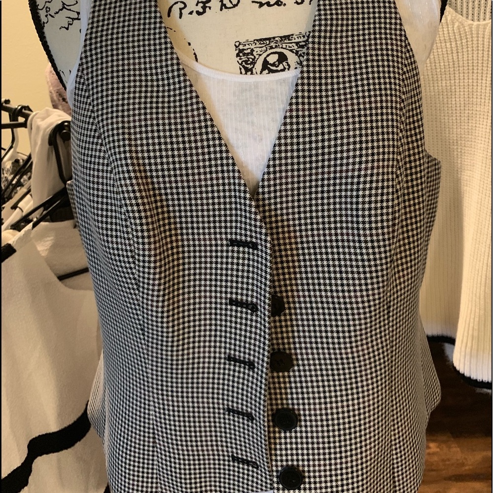 Nine West Ladies vest